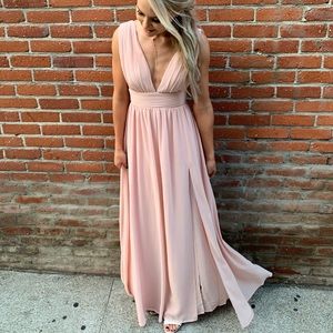 🌸✨Gorgeous Lulu’s romantic peach maxi dress ✨🌸